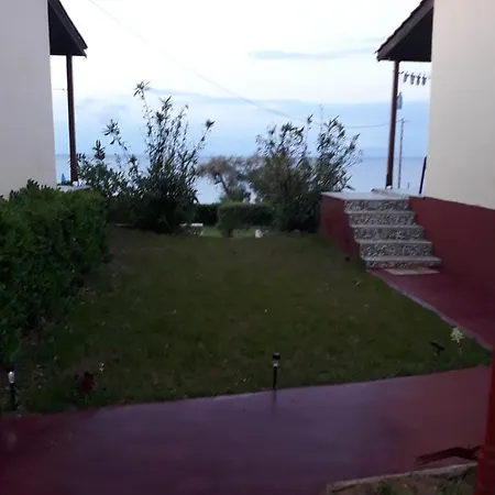 Beach Bungalows Apartament Kypseli